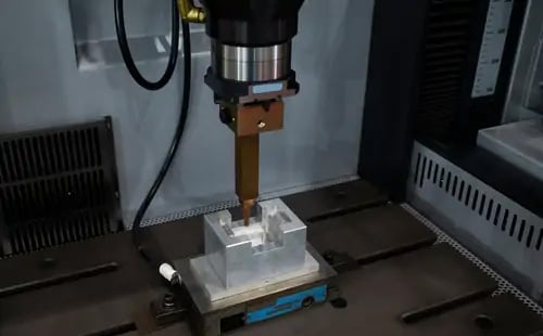 bróbka elektroerozyjna EDM